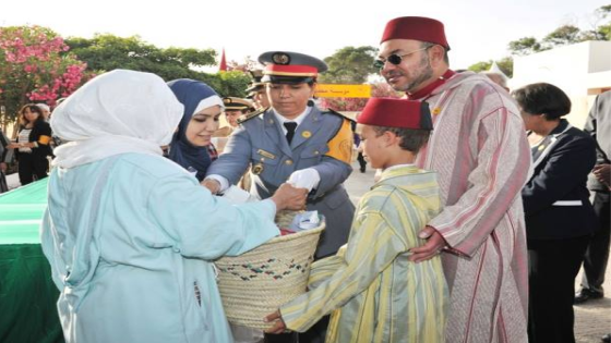 جلالة الملك يعطي تعليماته السامية لانطلاق عملية توزيع الدعم الغذائي رمضان 1441 لفائدة 600 الف أسرة معوزة