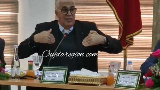 وجدة..الوالي الجامعي عايق بالملفات المطبوخة ويوجه رسائل لمسؤولين ومنتخبين
