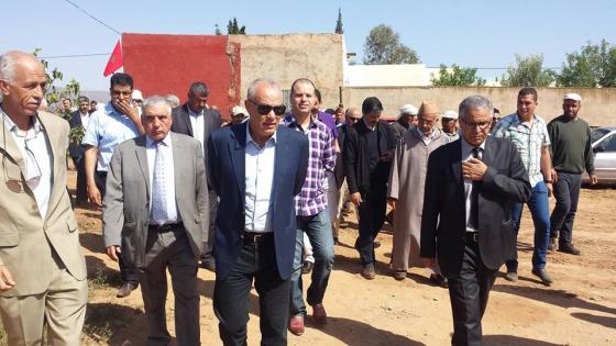 فيديو وصور…الوالي مهيدية ينزل بالشريط الحدودي اتفاقية دعم الفلاحين