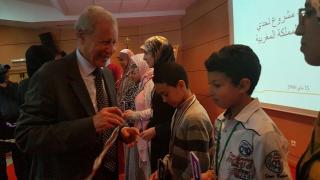 فيديو وصور…تألق لافت لتلميذ مهدي كربوش في مسابقة تحدي القراءة العربية