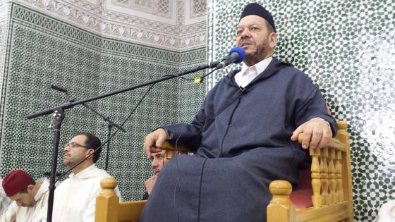فيديو…كلمة مؤثرة للعلامة بنحمزة لمن يذبح الوقت في المقاهي،ويتهجم على بناء المساجد