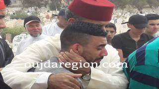 صور..حبوها عامل بركان يتقدم جنازة القائد بلطرش