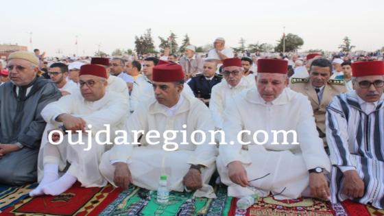 فيديو وصور…حبوها عامل بركان يؤدي صلاة عيد الاضحى المبارك