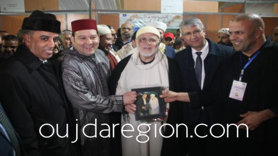 شاهدوا…الكاتب العام للفلاحة والعامل حبوها يفتتحان القرية التضامنية بالزاوية البودشيشية