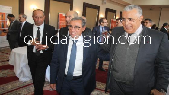 شوفوا..الرئيس المدير العام للبنك الشعبي يجلس مع ارباب المقاولات بجهة الشرق