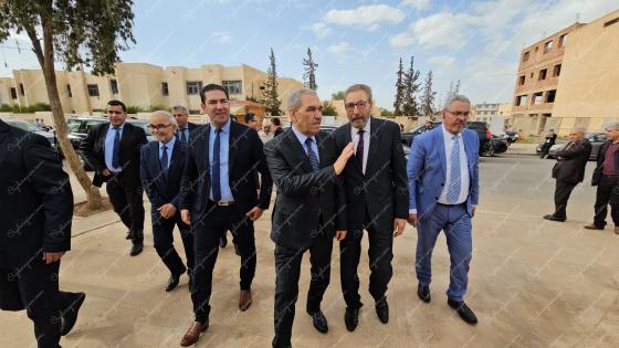 شاهدوا وجدة الوالي العطفاوي يدشن الخزانة الجهوية بحي كولوش