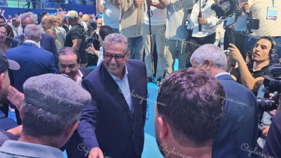 شاهدوا وجدة الالاف يستقبلون اخنوش وفرحانين به
