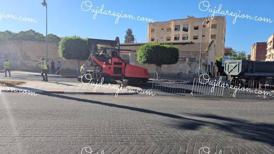 وجدة تزفيت وتزيين طريق الرابطة بين كولوش والطوبة والديوانة