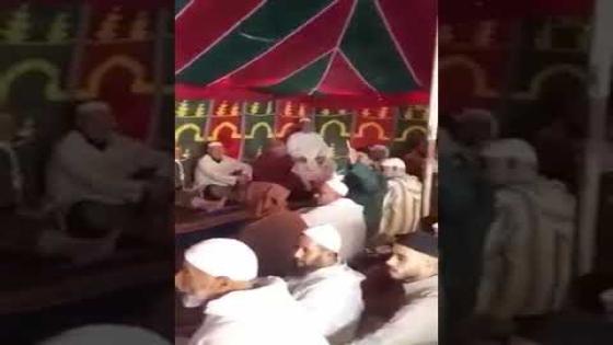 لحظة تقديم شيخ البودشيشية العزاء للزاوية الهبرية