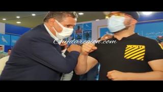 شاهد المغني دوزي يرد على منتقديه وينوه ببرنامج اخنوش