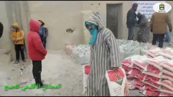 بدعم من عمالة فجيج والمجلس الإقليمي مؤسسة الشرق توزع مساعدات غذائية على المتضررين من البرد