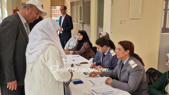 شاهد..جلالة الملك يدخل الفرحة على مائة ألف أسرة بجهة الشرق في رمضان