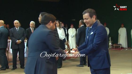 شاهدوا..الامير مولاي رشيد يوشح البركاني الحسين كاسمي بجائزة الاستحقاق لافضل وحدة انتاجية