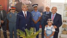 شاهدوا وجدة الوالي عطفاوي يعطي درسا في الباب المفتوح ينصت على انفراد لكل افراد الجالية المغربية