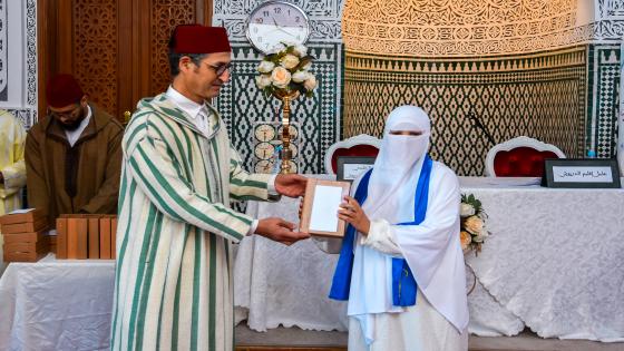 فريندو عامل الدريوش يحتفي بحافظات القرآن الكريم