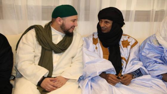 شوفوا القبائل الصحراوية ترحب بشيخ البودشيشية