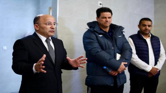 الاستاذ متحد دار ركن التعارف بين كركاش واللاعبين