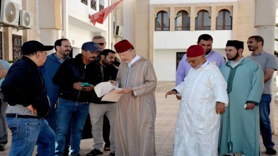 تصاور..المجلس العلمي المحلي لإقليم الناظور يوزع أضاحي العيد على المعوزين من القيمين الدينيين وأراملهم.