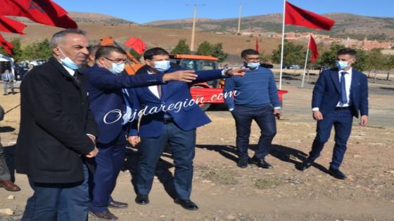 بالصوت والصور..مبروك عامل إقليم جرادة يفتح دار الشباب ويطلق بناء قنطرة سككية ومعهد لإحياء التراث المنجمي