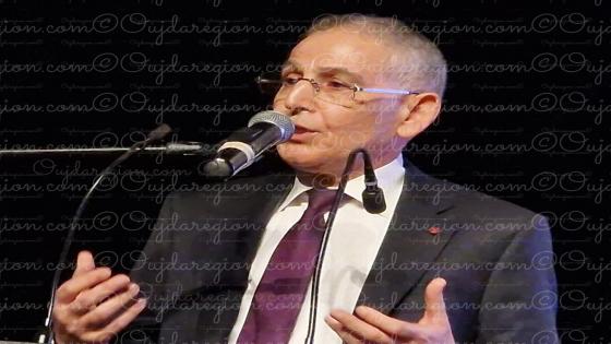 لحظات مؤثرة تكريم الوالي خطيب الهبيل الذي وجه رسائل الجد والافتخار بجهة الشرق