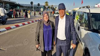 ابراهيمي رئيس بركان لحظة وصوله مع النهضة البركانية لمطار وجدة أنكاد