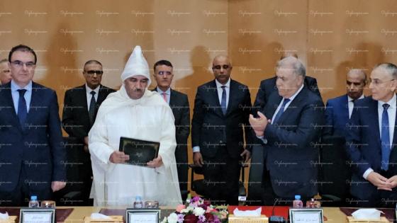 مصحوبا بلقجع..سي لفتيت يحط بالناظور رفقة 4 وزراء