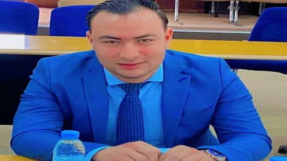 الأستاذ عبد الكريم الشخش يناقش أطروحة الدكتوراه بكلية الناظور