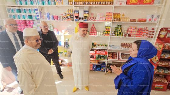 مرفوقا بالعلامة بنحمزة الوالي العطفاوي يتفقد ظروف عيش الطالبات بوجدة ويعدهن بدعم انشطتهن الثقافية