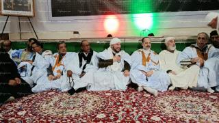 شاهدوا وصول الشيخ معاذ القادري بودشيش لقلب الصحراء المغربية لإحياء ليلة كبرى بالداخلة