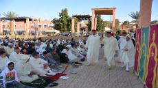 بلقايد عامل جرادة يؤدي مع الساكنة صلاة عيد الفطر المبارك