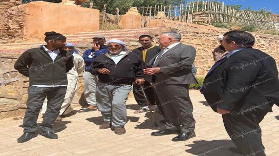 تصاور..اوعبو عامل فجيج يتفقد أوضاع الساكنة بقصر إش ويؤكد على أولوية التنمية المحلية