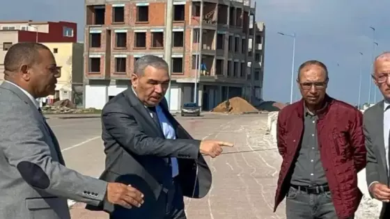 الوالي العطفاوي صباح اليوم امام جامعة محمد الاول