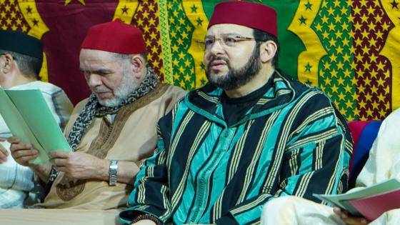 شيخ البودشيشية يحيي مع المئات ذكرى وفاة قائد المسيرة الخضراء الراحل الحسن الثاني طيب الله ثراه
