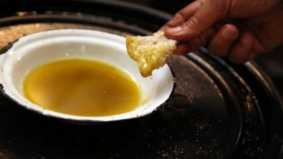 في انتظار وجدة..المصالح الامنية تضبط كميات من زيت الزيتون مغشوشة