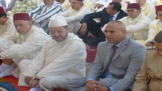 فيديو و صور…والي جهة الشرق يؤدي صلاة عيد الاضحى ويعايد نزلاء رياض المسنين بوجدة