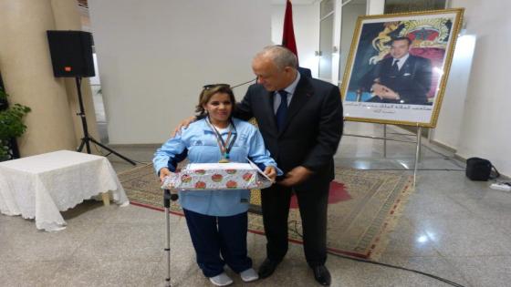 والي جهة الشرق يوشح المنعم عليهم بالأوسمة الملكية