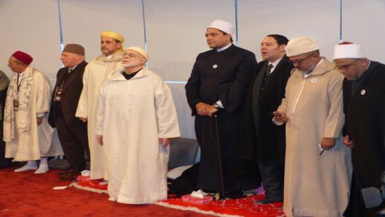 فيديو وصور…عشرات الآلاف من المريدين يحيون الليلة الكبرى بالزاوية البودشيشية