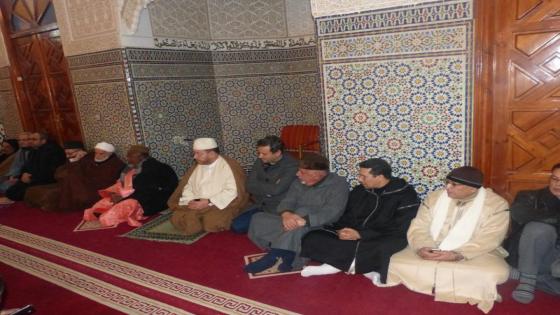 فيديو وصور…وجدة:الكاتب العام لولاية جهة الشرق والعلامة بنحمزة يرأسان حفلا دينيا بمعهد البعث الاسلامي