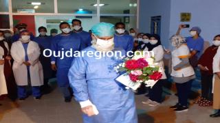 شاهدوا..لحظات مؤثرة عند شفاء رجل من كورنا ببوعرفة