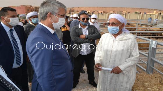 شاهد…افتتاح سوق الاغنام والمواشي من 05 نجوم بعين بني مطهر