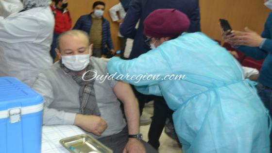شاهدوا بوجدة..انطلاق عملية التلقيح بالجيش الابيض