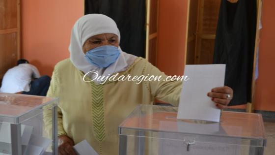 شاهد بوجدة اقبال كبير على مكاتب التصويت بالعالم القروي