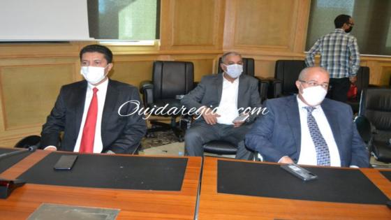 شاهدوا لحظات انتخاب رئيس مجلس جهة الشرق