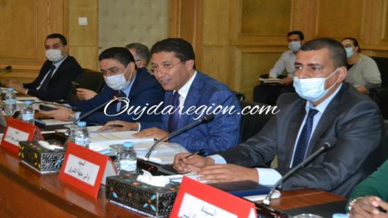 شاهد..لحظة تشكيل لجنة مجلس جهة الشرق في جو من الشفافية