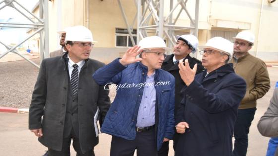 شاهد بجرادة..الحافظي المدير العام لONEE يتفقد اشتغال المحطة توليد الكهرباء