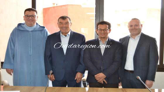 بالصوت والصور…الاستاذ حبيب يفوز بالأغلبية للمرة الثانية برئاسة المجلس الجهوي للموثقين بالشرق