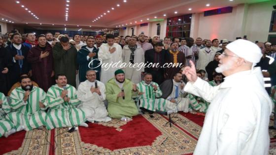 شاهدوا..المئات يحيون ليلة القدر بالبودشيشية