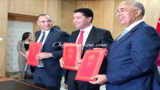 شوفوا..بيوي مطلقش من وزير التجارة حتى وقع اتفاقية لاسواق العالم القروي