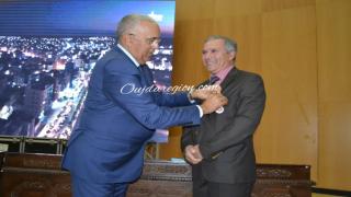 الوالي الجامعي يوشح المنعم عليهم باوسمة ملكية بمناسبة المسيرة الخضراء المظفرة