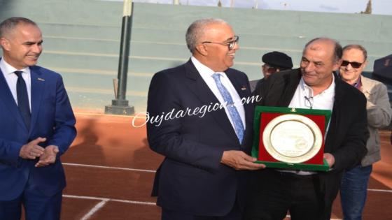 الوالي الجامعي يتوج بوجدة الفائزين في دوري تينس تخليدا للذكرى 20 للخطاب الملكي 18 مارس